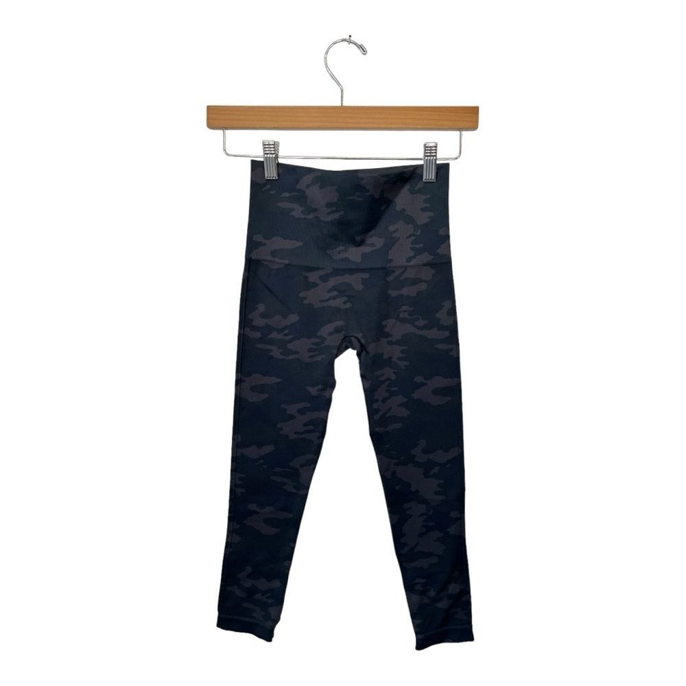 Spanx | Navy‎ Ribbed Camo Seamless Cropped Leggings Small